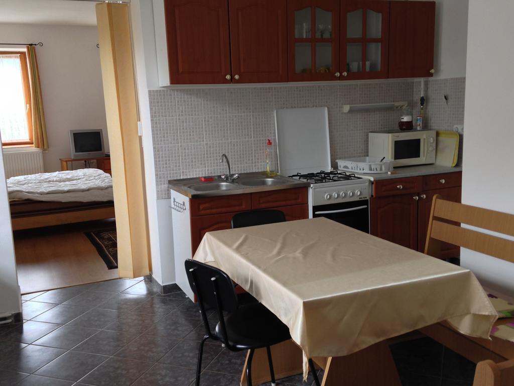 Petra Apartmanok ヴェラム 部屋 写真