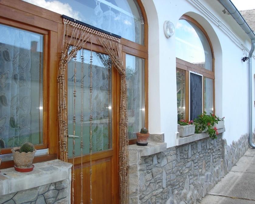 Petra Apartmanok ヴェラム エクステリア 写真