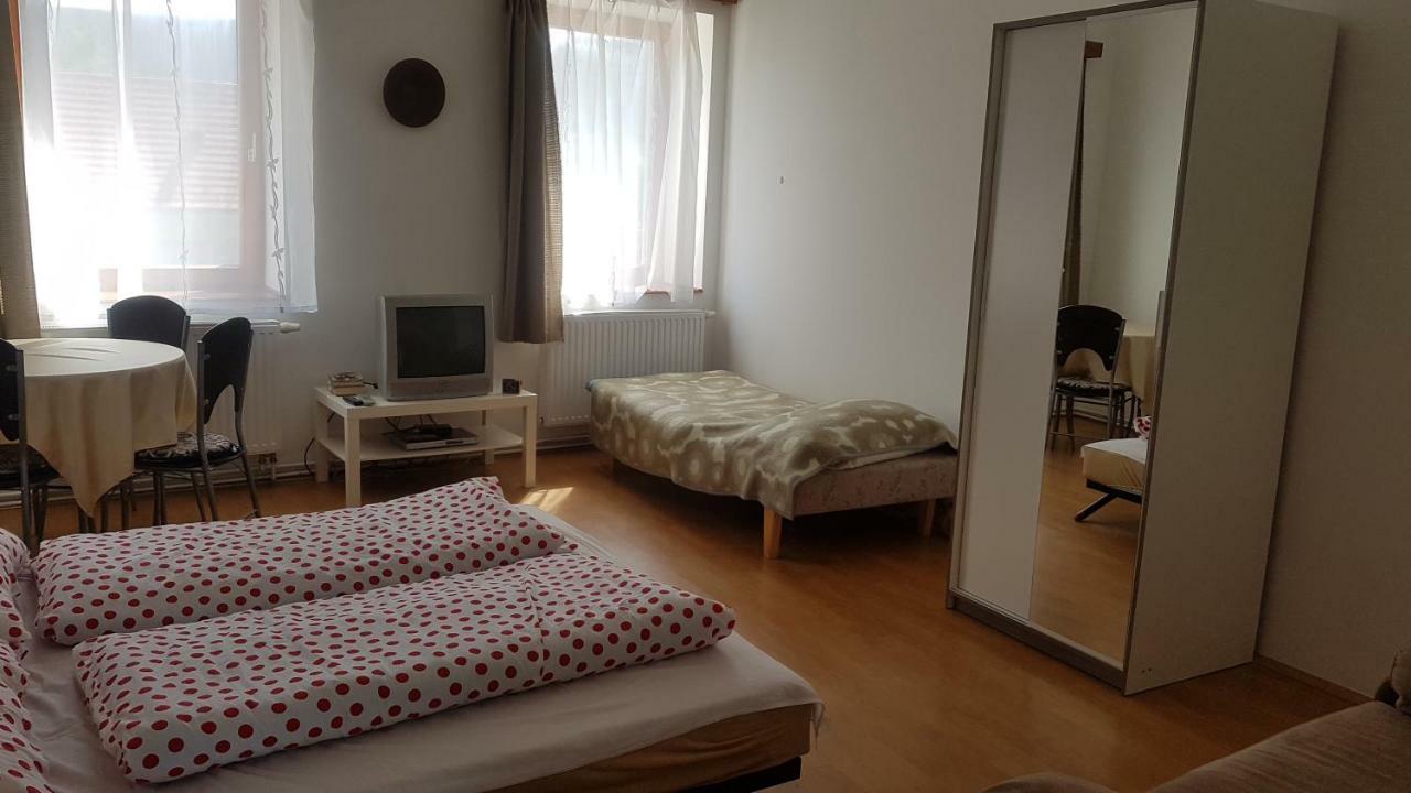 Petra Apartmanok ヴェラム エクステリア 写真